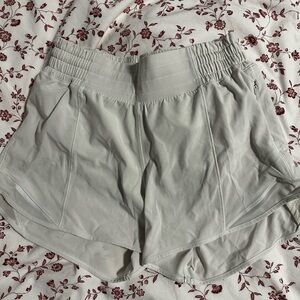 Lululemon Hottie Hot Shorts 4” High Rise
